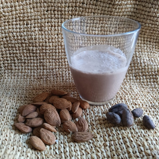 lait d'amande maison à partir de purée d'amande bio — recette rapide sans trempage en 5 minutes