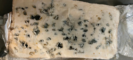 Roquefort AOP et biscuits salés artisanaux — histoire et accords