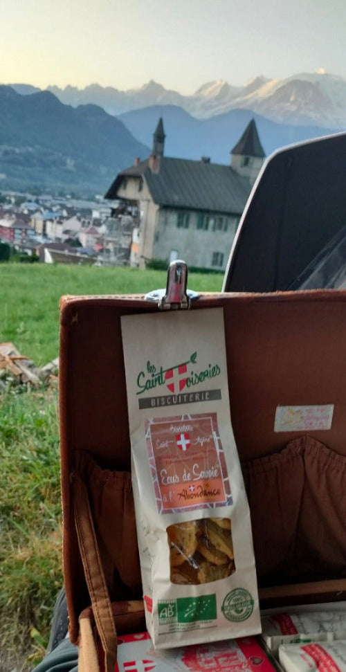 Sachet de biscuits à l'Abondance sur font de Mont Blanc