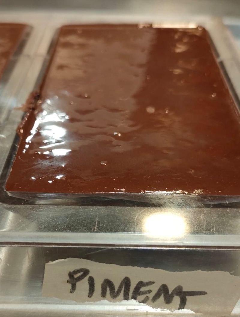 tablette de chocolat piment en cours de préparation